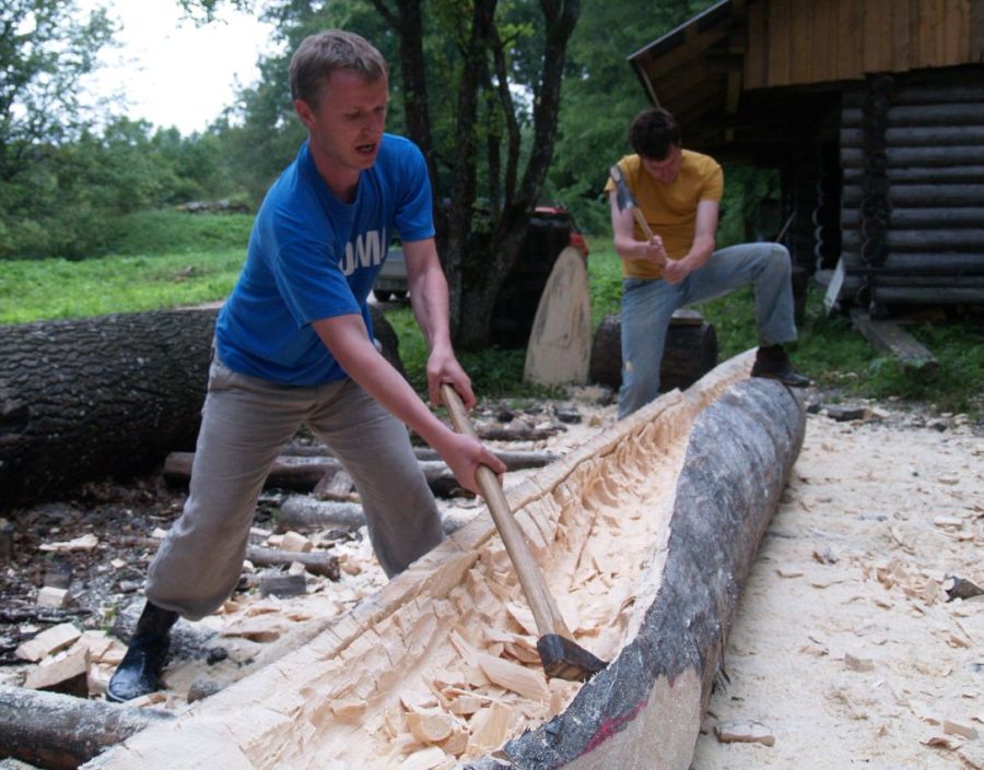 Dugout canoe building workshops 2017 | Soomaa.com